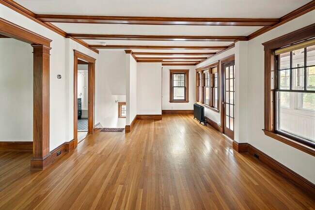 Foto del edificio - 113 Cushing Ave