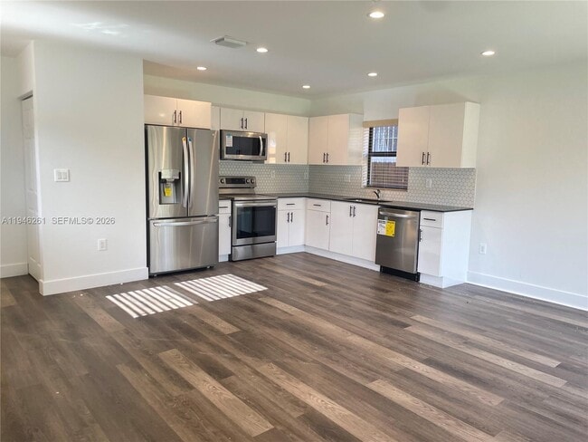 Foto del edificio - 1063 NW 31st St