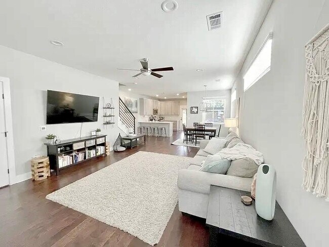 Foto del edificio - 6310 Porter St