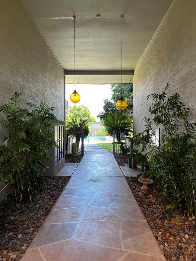 Foto del edificio - 1107 W Osborn Rd