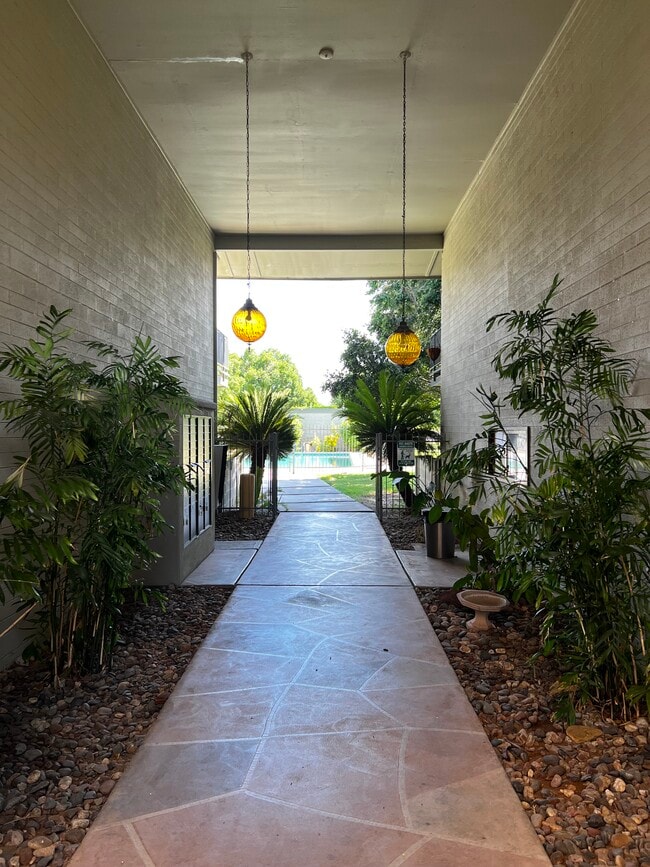 Photo - 1107 W Osborn Rd Apartment