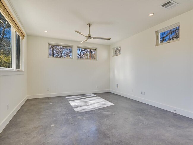 Foto del edificio - 610 Highland Ave