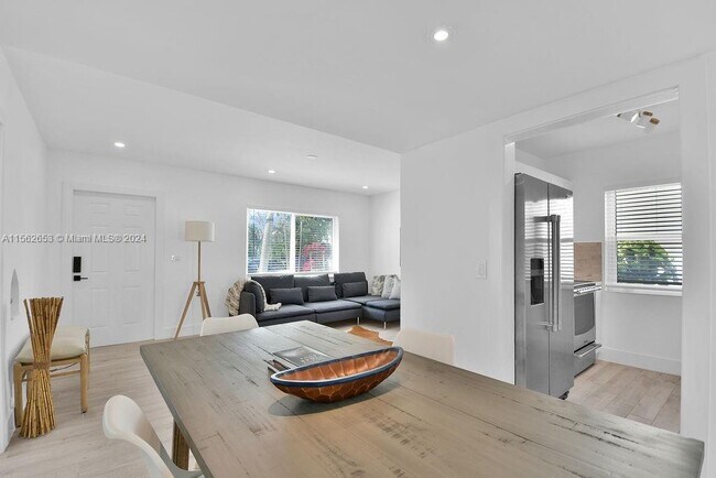 Foto del edificio - 3521 SW 16th St