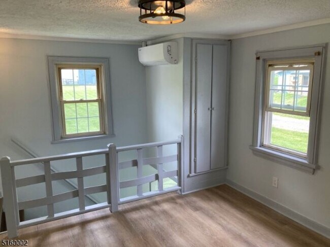 Building Photo - 156 Demarest Rd