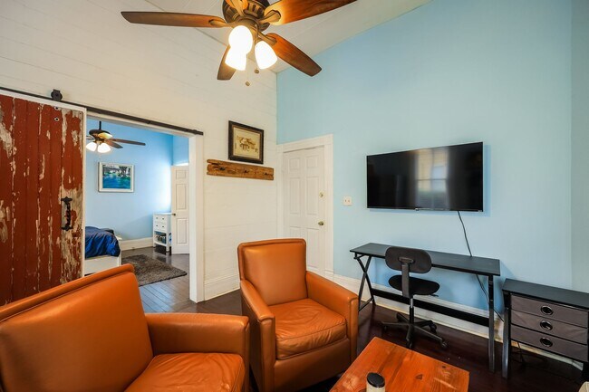 Photo - Charmer Close to Downtown! Apartment