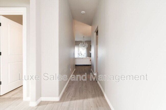 Foto del edificio - 3300 NW 159th Terrace