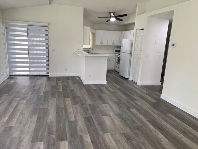 Foto del edificio - 2816 Stoneway Ln