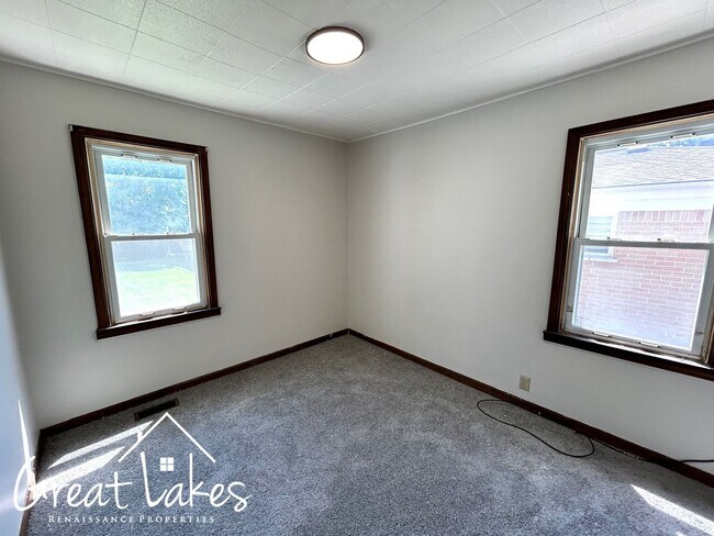 Foto del edificio - Cozy 2 Bedroom 1 Bathroom now available fo...