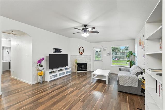 Foto del edificio - 3206 Kingsbrook Dr