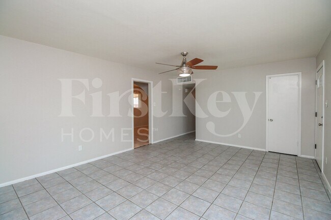 Foto del edificio - 5719 N 23rd Ave