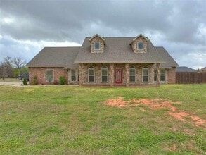 Building Photo - 202 Parkview Dr