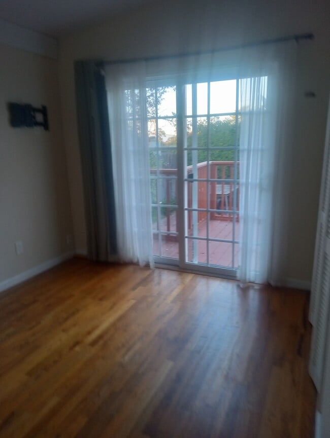 Building Photo - 682 Taylor St