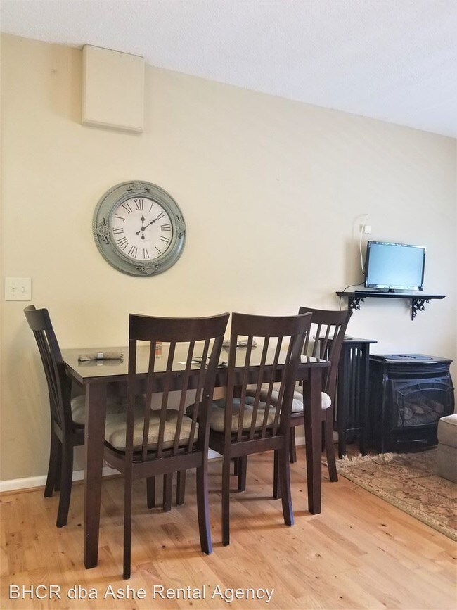 Foto del edificio - 1 br, 1 bath House - 144 A Smith Dixon Rd.