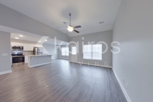 Foto del edificio - 300 Hemlock Ct