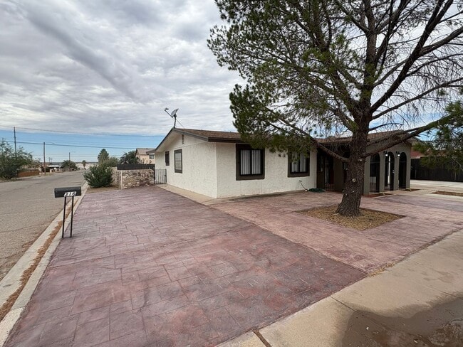 Building Photo - HOME FOR RENT IN ANTHONY TEXAS