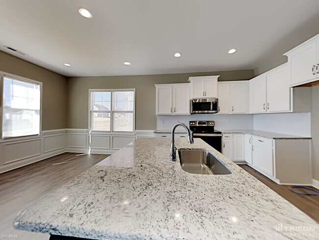 Building Photo - 135 Carissa Dr