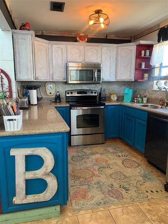 Building Photo - 4702 Bayou Dr
