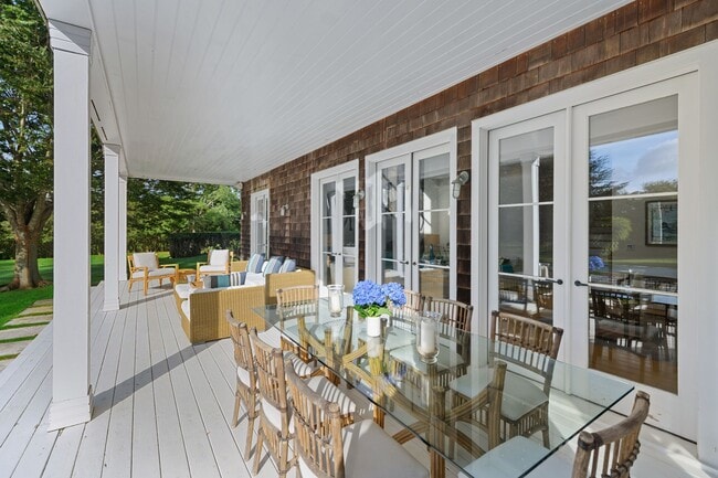 Foto del edificio - 244 Flying Point Rd