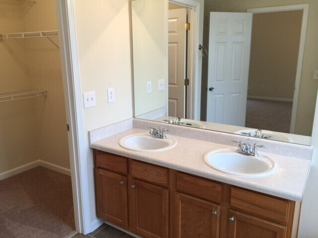 Building Photo - 5847 Waggoner Cove