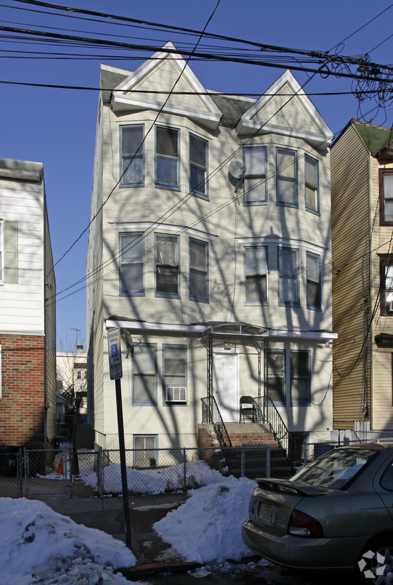 Primary Photo - 152 Boyd Ave