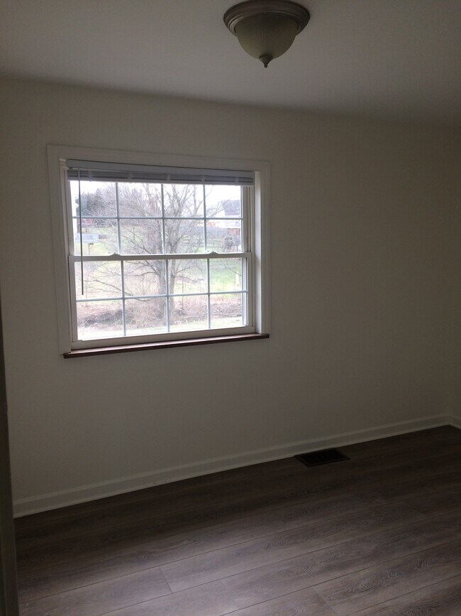 Bedroom 3 - 2517 Petersburg Rd