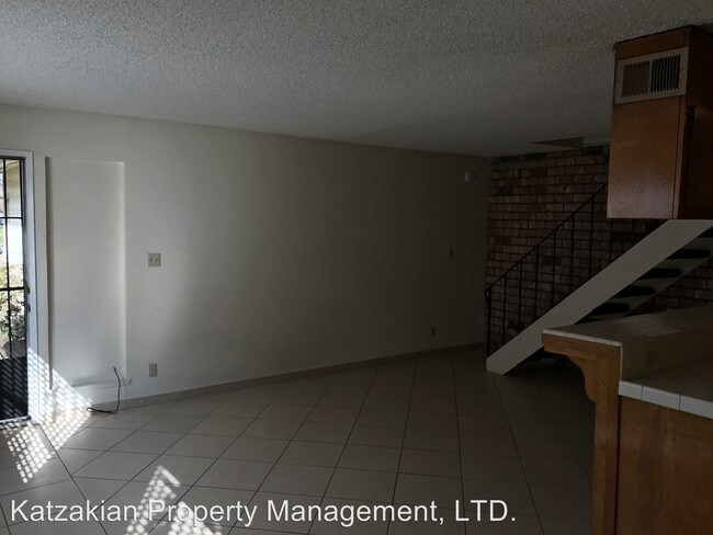Building Photo - 2932 Peachtree Dr