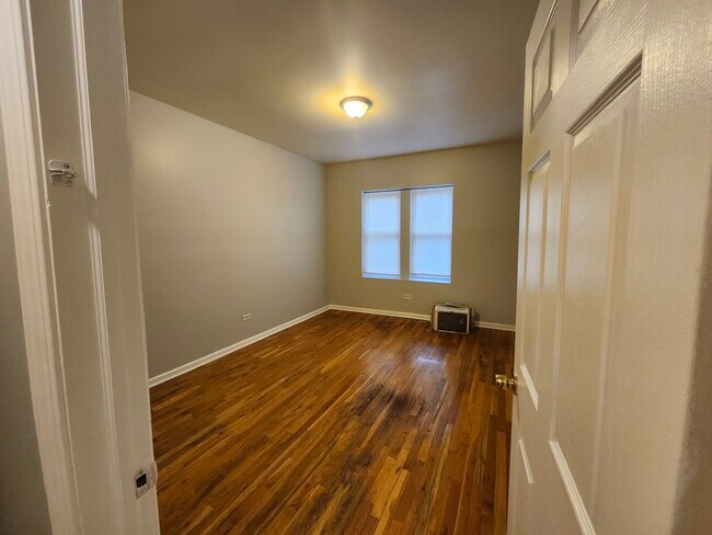 Foto del edificio - 8016 S Ingleside Ave