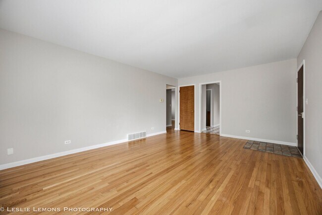 Foto del edificio - 2 Bedroom Duplex Available
