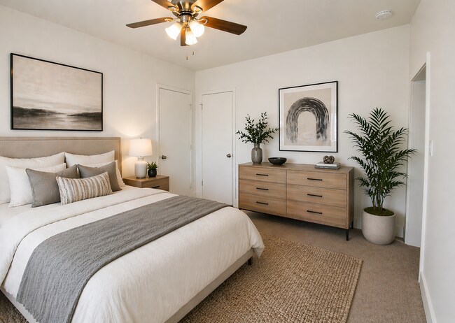 Foto del edificio - Great Normal Heights Location! IN UNIT Washer/Dryer, 2 Covered Parking Spots, Storage Locker!