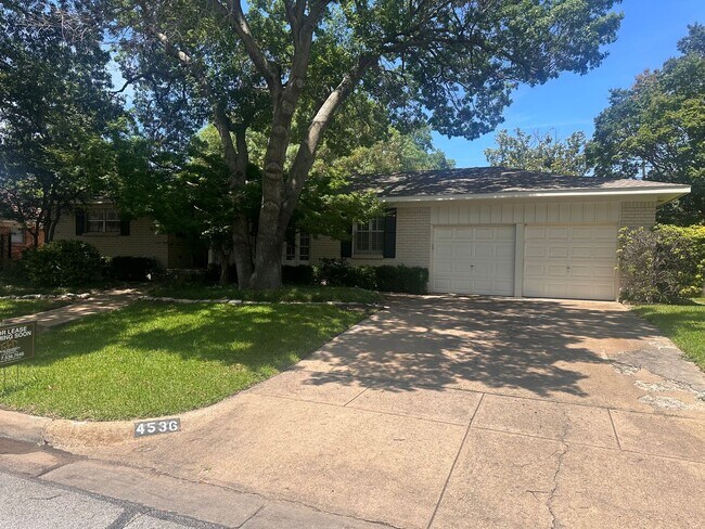 Foto del edificio - Overton Park home for Lease