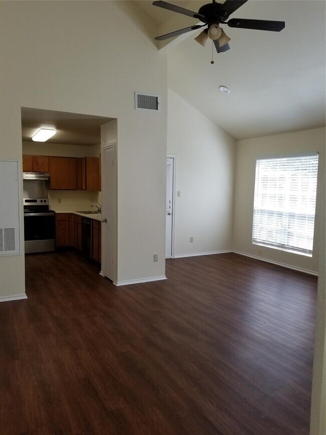 Building Photo - 1201 Danbury Square