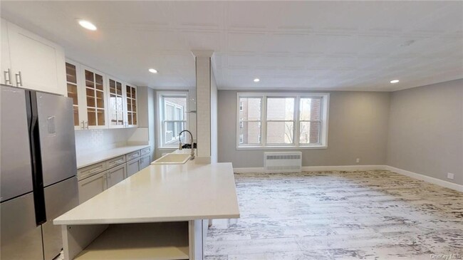 Building Photo - 1133 Midland Ave
