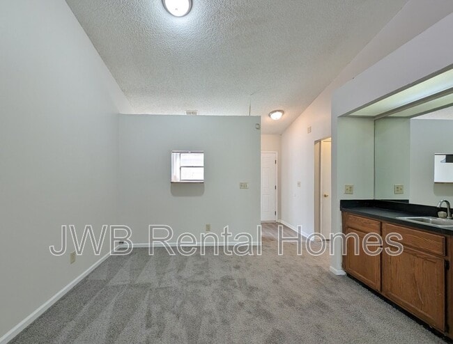 Building Photo - 7635 Indian Lakes Dr