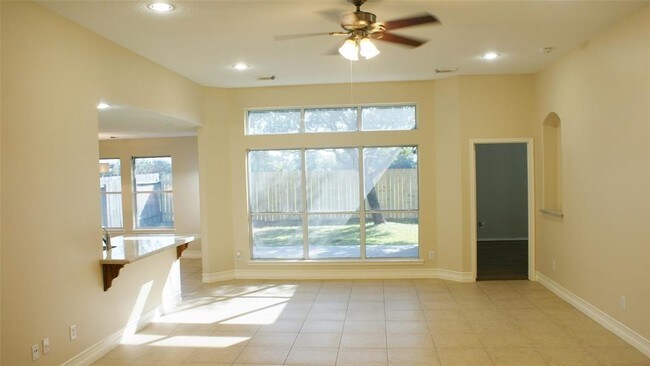 Building Photo - 16643 Roseglade Dr