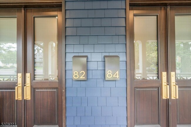 Foto del edificio - 82 Watchung Ave