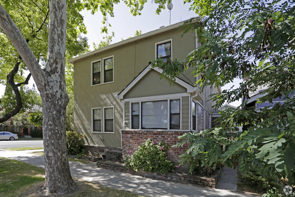 Building Photo - 2630 Q St