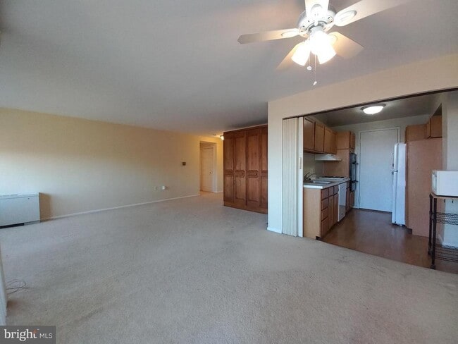 Building Photo - 10201 Grosvenor Pl
