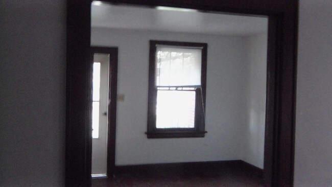 FRONT ROOM - 2746 Enslin St