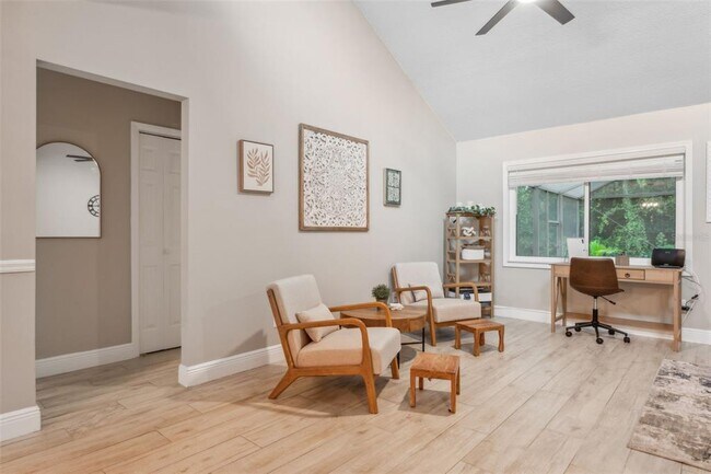 Foto del edificio - 4401 Summer Oak Dr