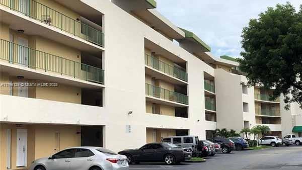 Foto del edificio - 8870 Fontainebleau Blvd