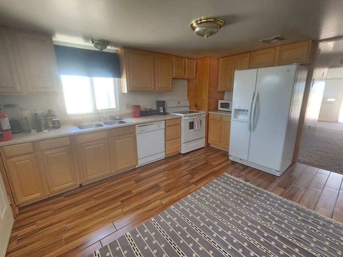 Primary Photo - Beautifully Unique 3 bedroom 2 bath Home