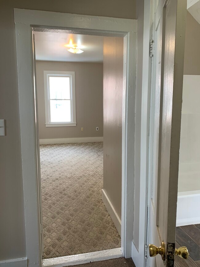 Building Photo - 15 Kennebec St