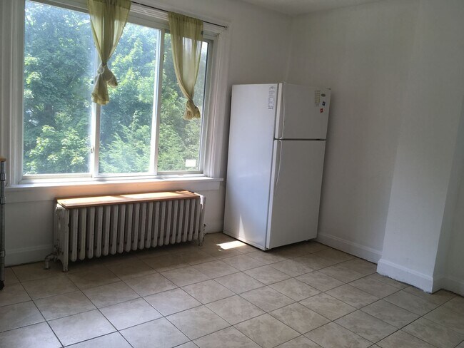 Foto del edificio - 5626 Wilkins Ave