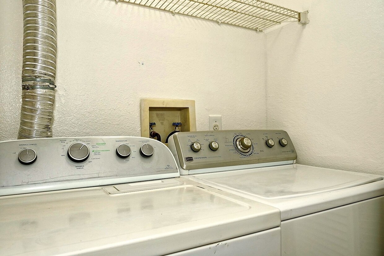 Primary Photo - Beautifully Updated and Spacious 1 Bedroom...