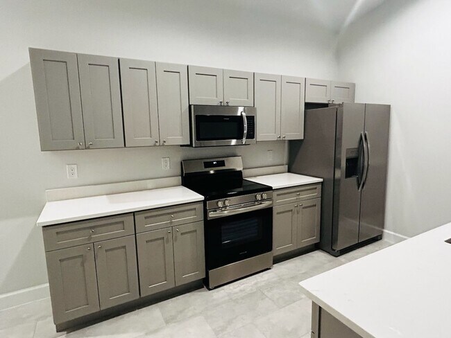 Photo - 4608-4610 SW 8th Ct Apartment