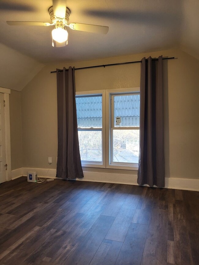 Building Photo - 1620 SW College Ave