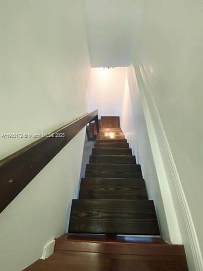 Foto del edificio - 798 Crandon Blvd