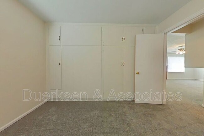 Foto del edificio - 2012 NW Tyler Ave