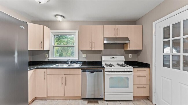 Building Photo - 3913 Hadley Farm Dr