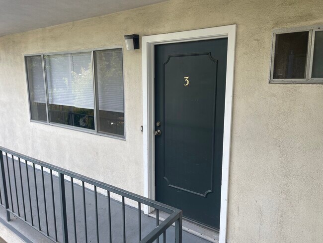 Unit Entrance - 1524 Garden St